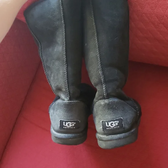 Uggs - Women's Black Uggs Size 6 - Picture 1 of 9